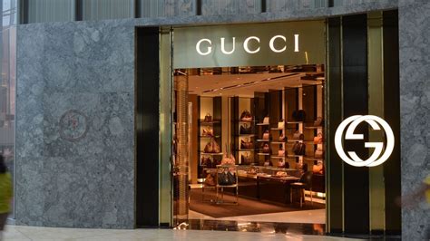 quanto prendono i vommessi da gucci|Stipendi per Commesso presso Gucci .